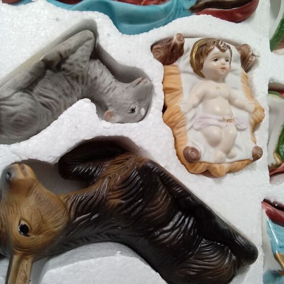 Vintage Ceramic 9 pc Nativity Set Mersco Wholesale Christmas Decoration - Picture 7 of 15